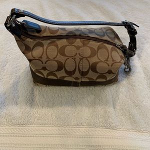 Coach Hand Bag. Gently used. Signature C Design.